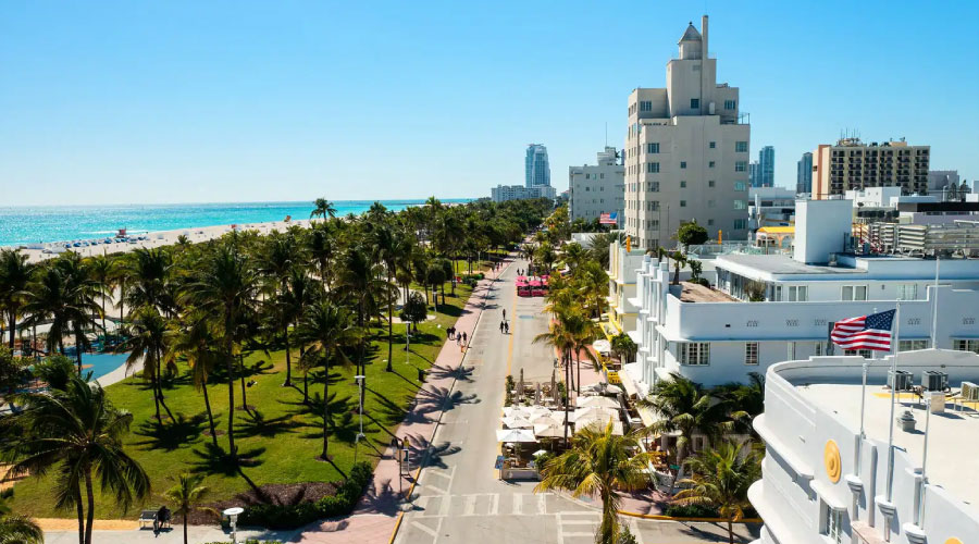 Miami-Beach-and-Ocean-Drive