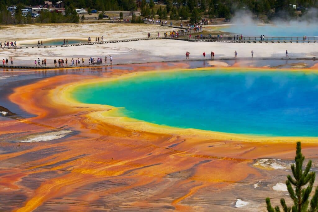 Best tourist destinations USA Yellowstone National Park